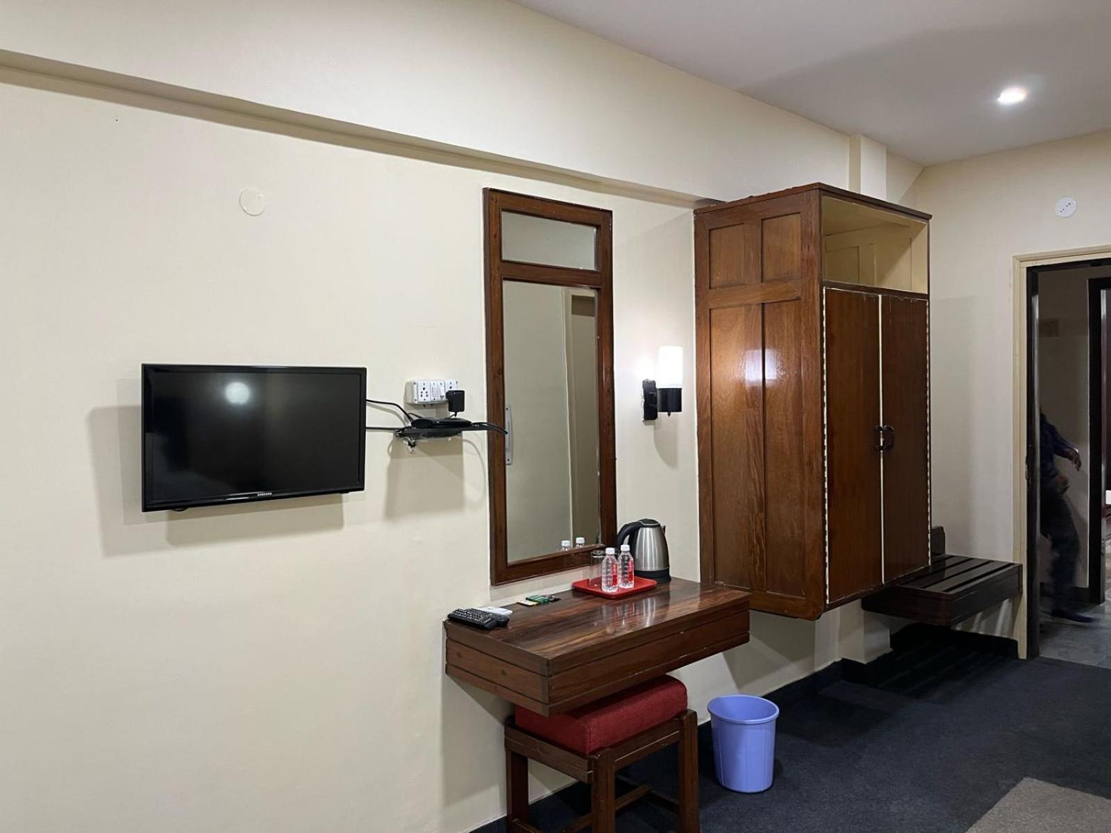 ורנאסי Gautam Hotel מראה חיצוני תמונה
