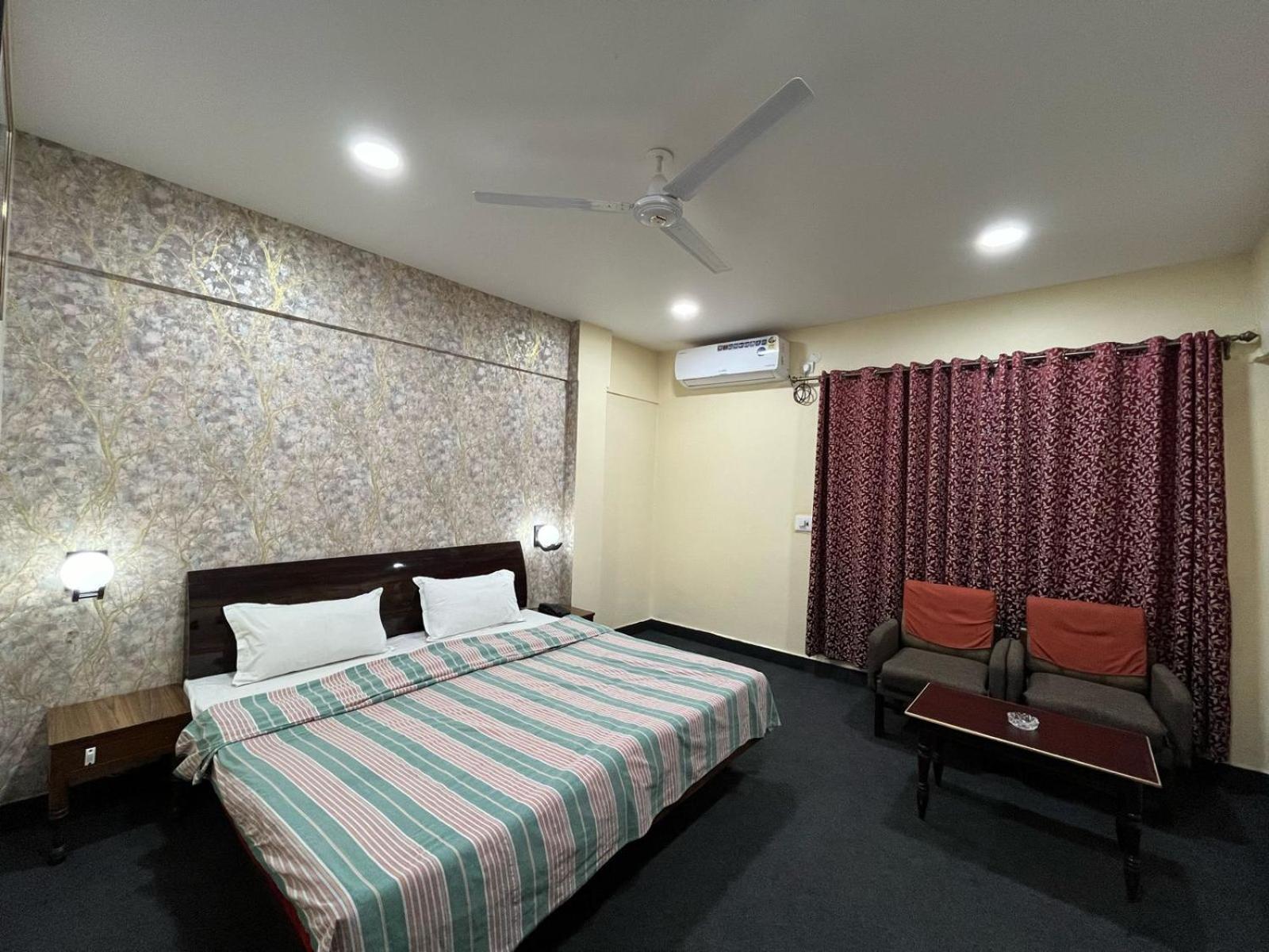 ורנאסי Gautam Hotel מראה חיצוני תמונה