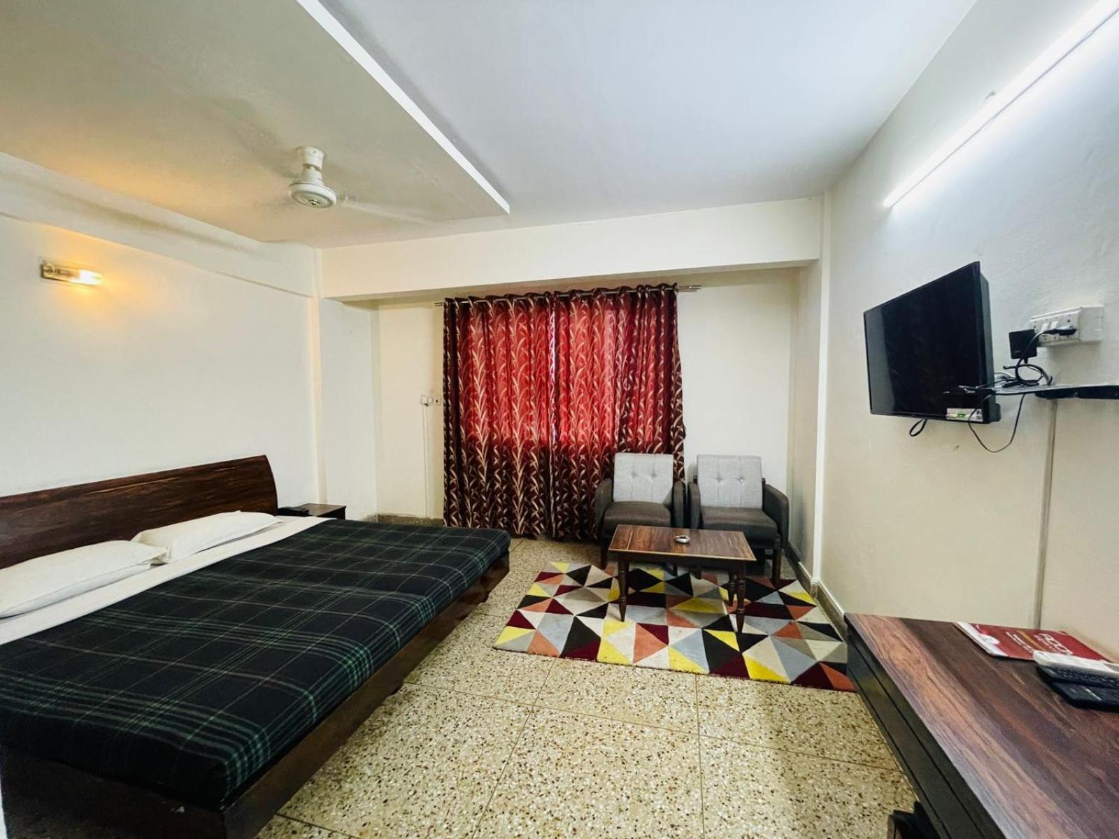 ורנאסי Gautam Hotel מראה חיצוני תמונה