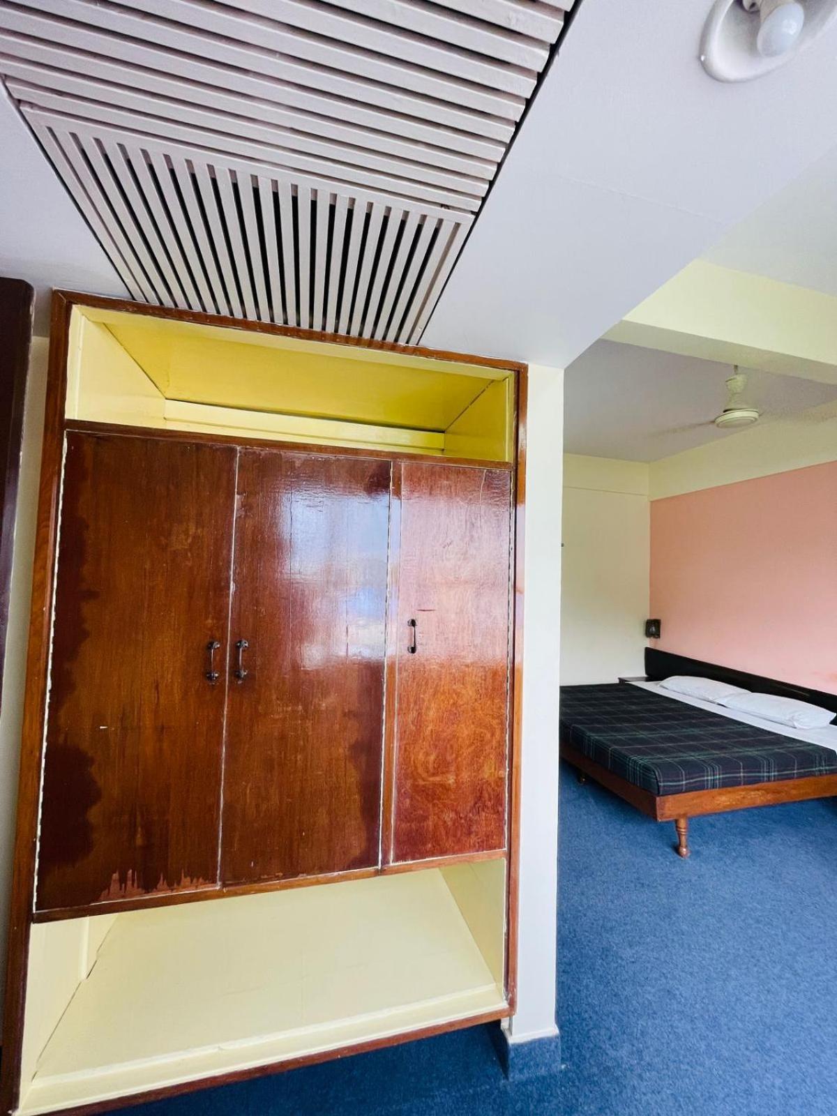 ורנאסי Gautam Hotel מראה חיצוני תמונה