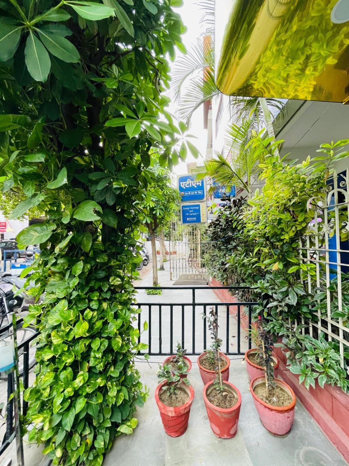 ורנאסי Gautam Hotel מראה חיצוני תמונה
