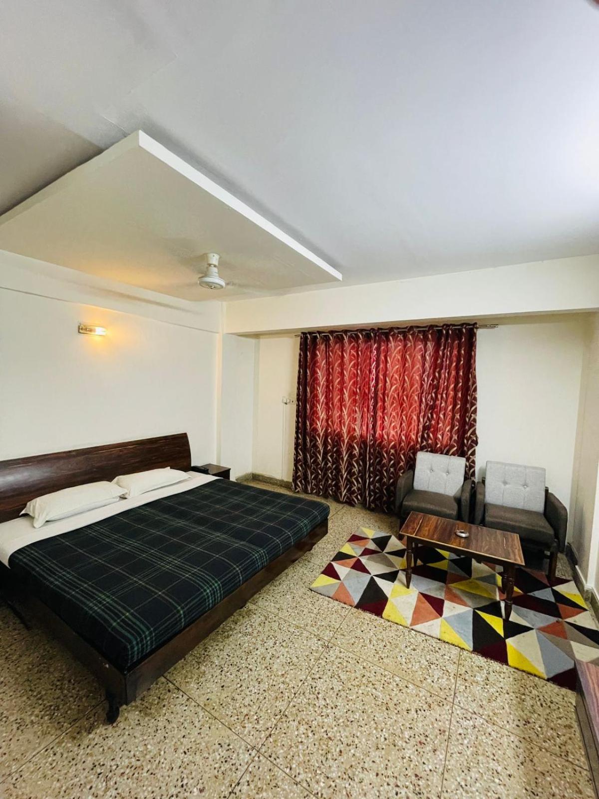 ורנאסי Gautam Hotel מראה חיצוני תמונה