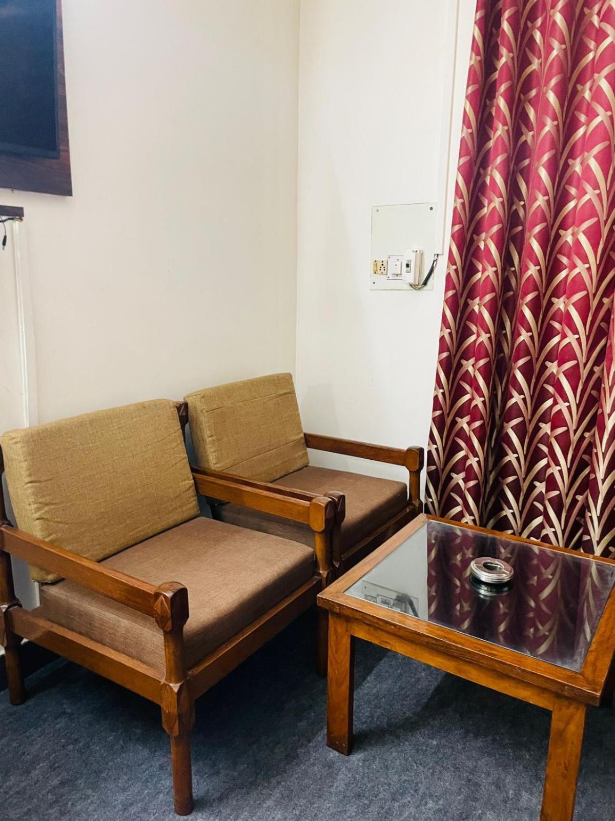 ורנאסי Gautam Hotel מראה חיצוני תמונה