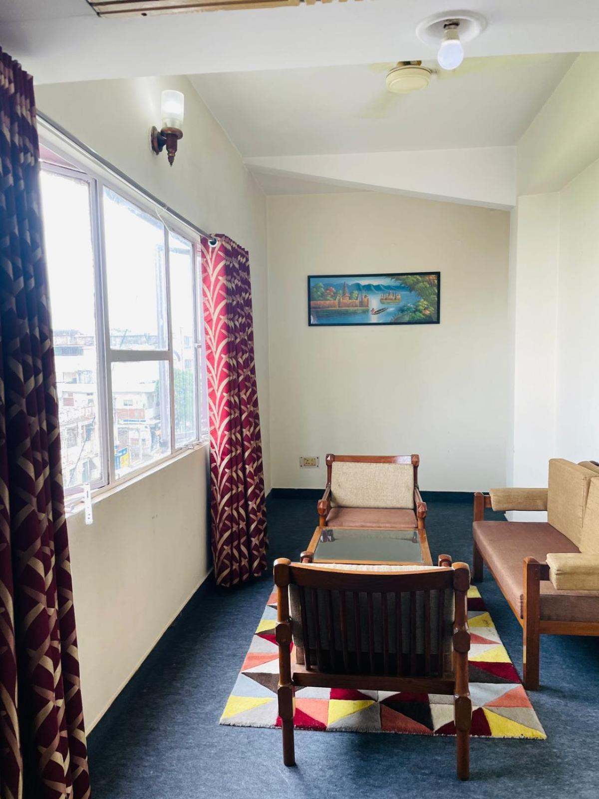 ורנאסי Gautam Hotel מראה חיצוני תמונה