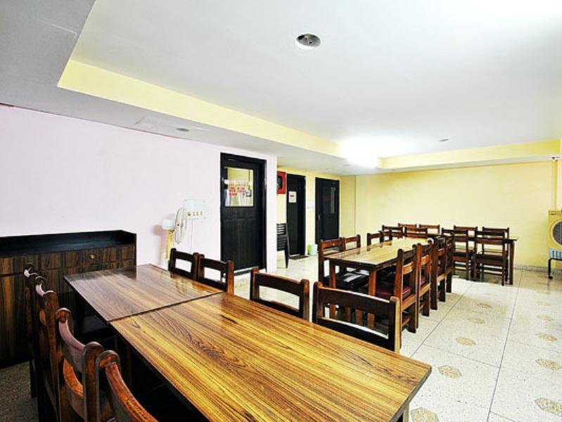 ורנאסי Gautam Hotel מראה חיצוני תמונה