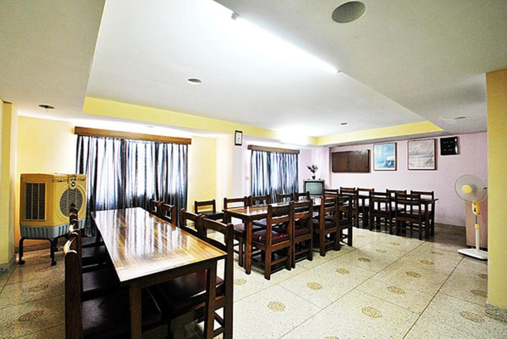 ורנאסי Gautam Hotel מראה חיצוני תמונה