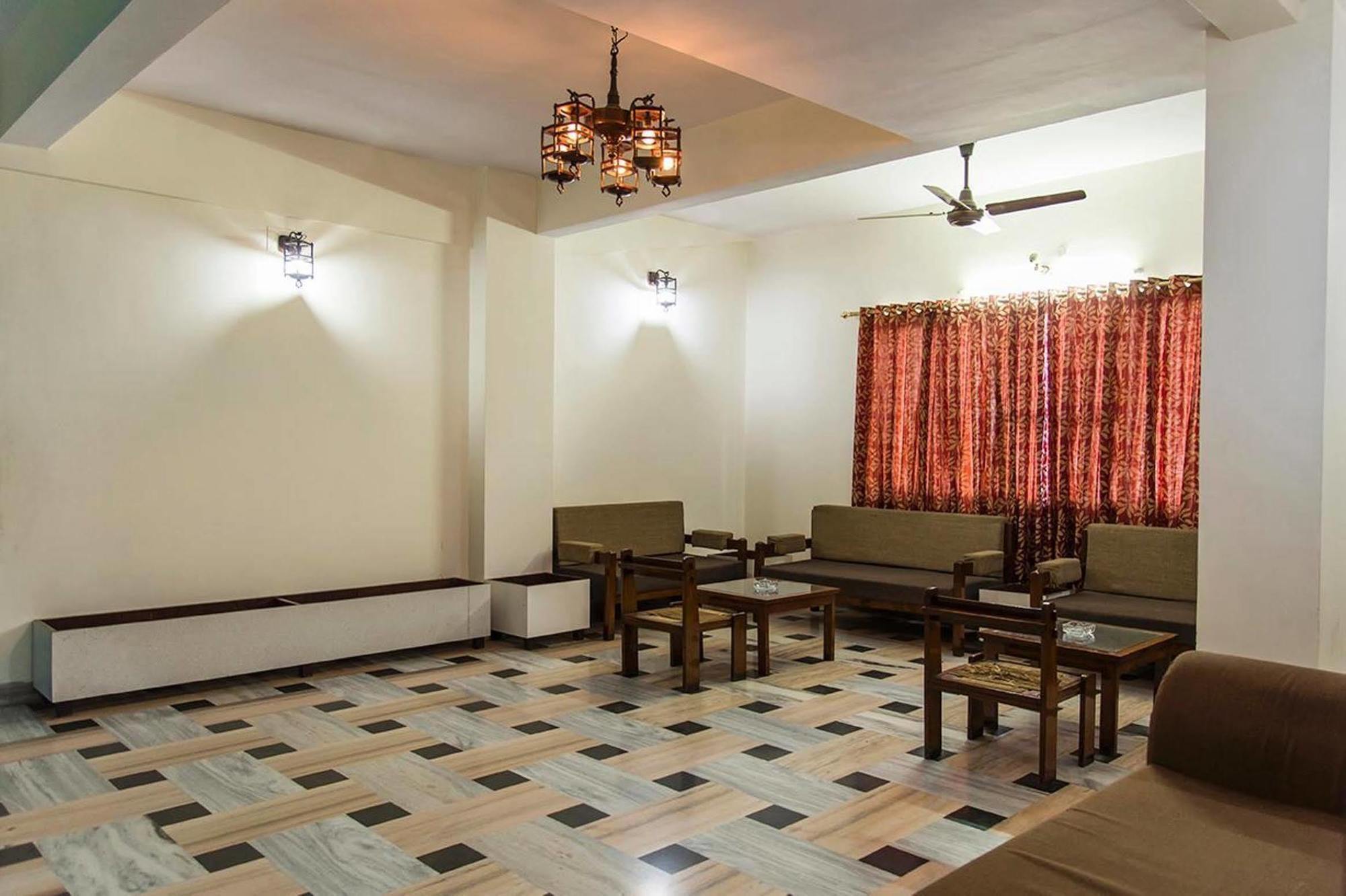 ורנאסי Gautam Hotel מראה חיצוני תמונה